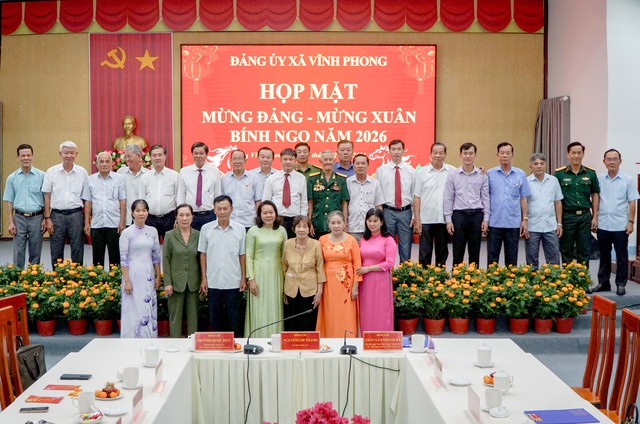 An Giang: Đảng ủy xã Vĩnh Phong họp mặt nguyên lãnh đạo huyện Vĩnh Thuận (cũ) qua các thời kỳ, Mừng xuân Bính Ngọ 2026- Ảnh 6.