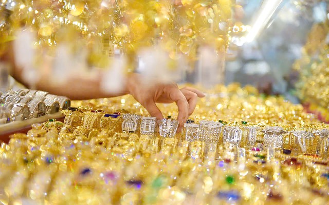 Giá vàng hôm nay 12/2: Ổn định ở mức 181 triệu đồng/lượng- Ảnh 1.