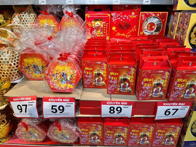 Sức mua tăng mạnh, thị trường Tết sôi động những ngày giáp Xuân- Ảnh 2.