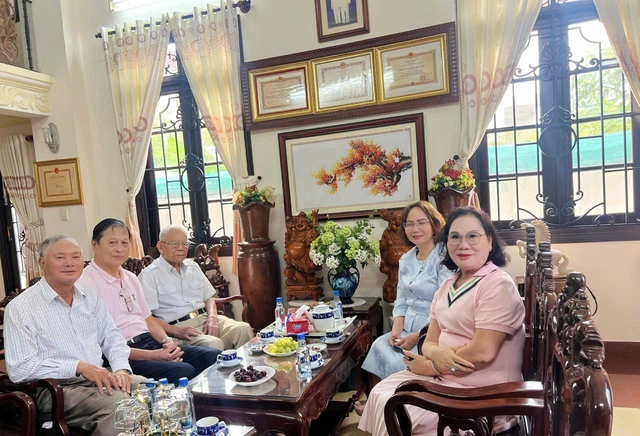 Hội đồng họ Mai TP.HCM thăm, chúc Tết và tri ân các bậc tiền nhân dịp Xuân Bính Ngọ 2026- Ảnh 1.