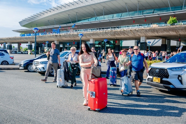 Cảng hàng không quốc tế Phú Quốc đón số chuyến bay quốc tế cao kỷ lục- Ảnh 1. Cảng hàng không quốc tế Phú Quốc đón số chuyến bay quốc tế cao kỷ lục- Ảnh 1.