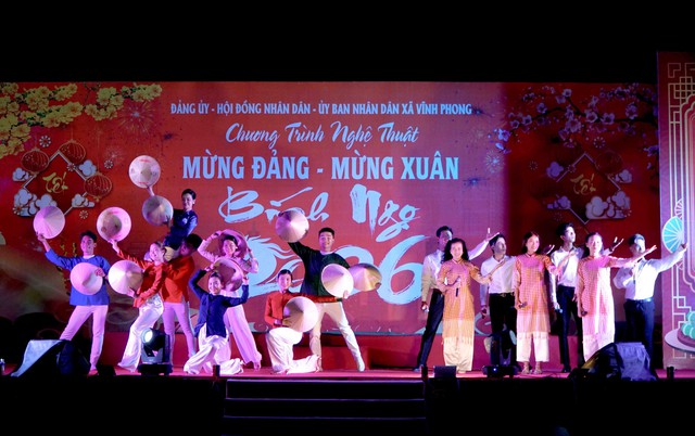 An Giang: Xã Vĩnh Phong rộn ràng đêm văn nghệ mừng Đảng, mừng Xuân 2026- Ảnh 4.