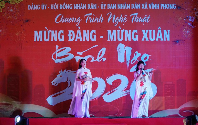 An Giang: Xã Vĩnh Phong rộn ràng đêm văn nghệ mừng Đảng, mừng Xuân 2026- Ảnh 5.