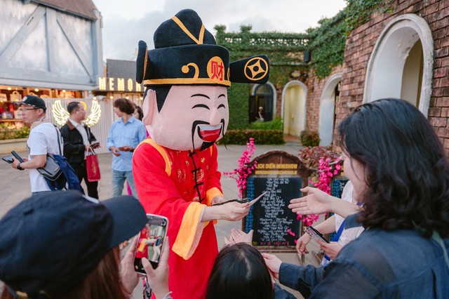 Tết Di sản mở màn với dấu ấn đèn lồng khổng lồ, Đảo Ký Ức Hội An hướng tới Lễ hội Ánh sáng & Di sản 2026- Ảnh 2.