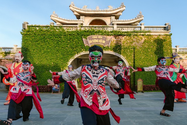 Tết Di sản mở màn với dấu ấn đèn lồng khổng lồ, Đảo Ký Ức Hội An hướng tới Lễ hội Ánh sáng & Di sản 2026- Ảnh 4.