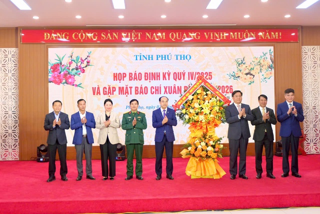 Phú Thọ đặt nền móng tăng trưởng bền vững từ các trụ cột xanh- Ảnh 3. Phú Thọ đặt nền móng tăng trưởng bền vững từ các trụ cột xanh- Ảnh 3.