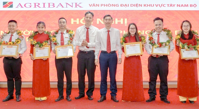 VPĐD Agribank khu vực Tây Nam Bộ phát huy vai trò đầu mối, lan tỏa tín dụng phục vụ “Tam nông”- Ảnh 4.