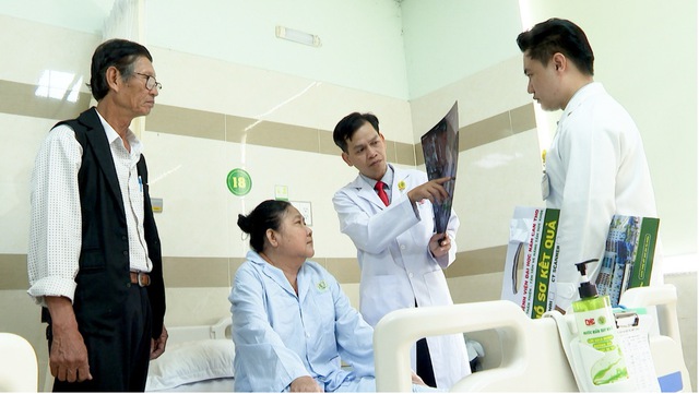 Té ngã nhưng hậu quả nặng do chủ quan, điều trị muộn- Ảnh 1.