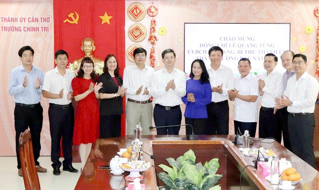 Bí thư Thành ủy Cần Thơ thăm Trường Chính trị thành phố ngày đầu Xuân- Ảnh 5.