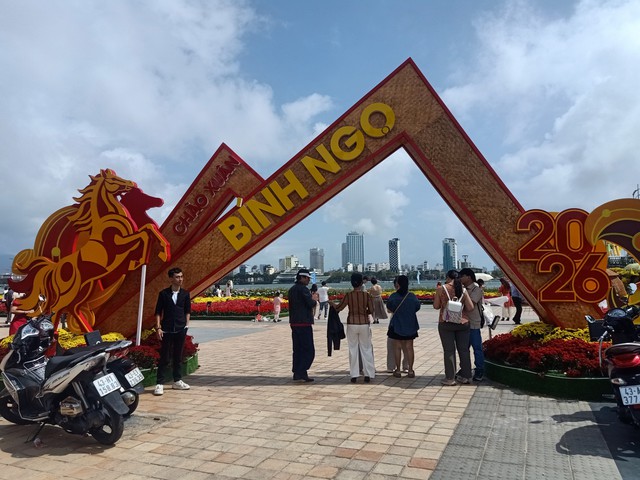 Đà Nẵng đón khoảng 1,1 triệu lượt khách du lịch trong dịp Tết Nguyên đán Bính Ngọ 2026- Ảnh 1.