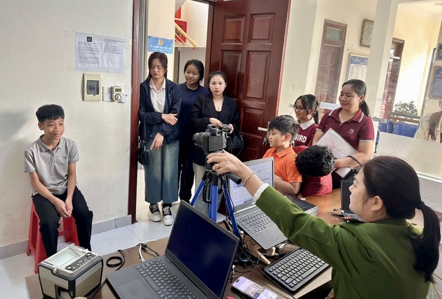 Công an Thanh Hóa: Thu nhận gần 2.000 hồ sơ cấp căn cước trong 9 ngày nghỉ Tết- Ảnh 1.