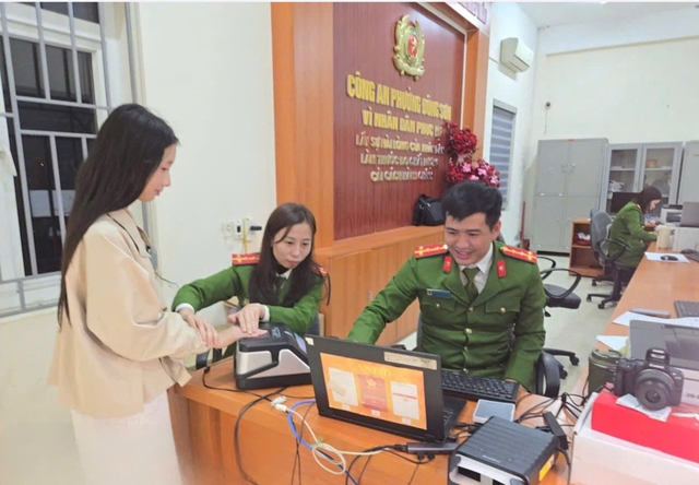 Công an Thanh Hóa: Thu nhận gần 2.000 hồ sơ cấp căn cước trong 9 ngày nghỉ Tết- Ảnh 2.