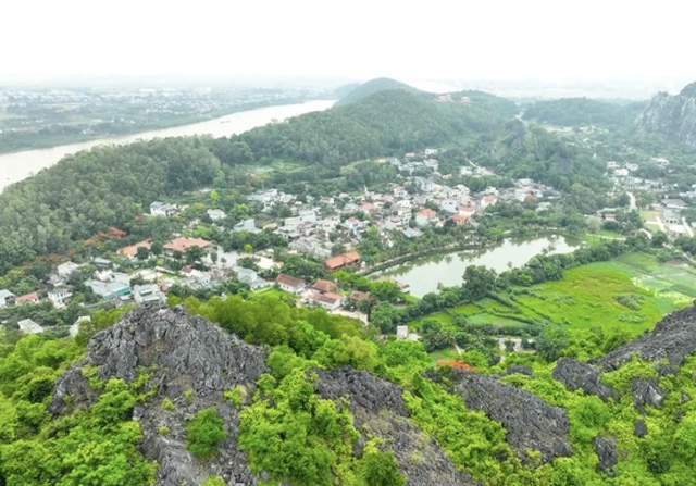 Làng cổ Đông Sơn - dòng chảy trầm tích văn hóa bên bờ sông Mã- Ảnh 1. Làng cổ Đông Sơn - dòng chảy trầm tích văn hóa bên bờ sông Mã- Ảnh 1.