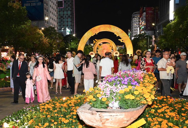 Du lịchTết - Thành phố Hồ Chí Minh lan tỏa hình ảnh điểm đến năng động và nghĩa tình- Ảnh 1. Du lịchTết - Thành phố Hồ Chí Minh lan tỏa hình ảnh điểm đến năng động và nghĩa tình- Ảnh 1.