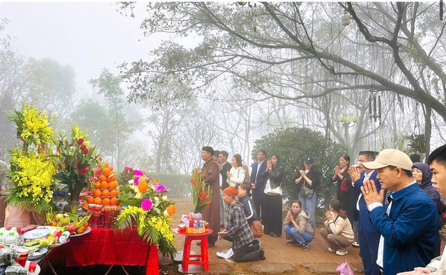 Thanh Hóa:  Đền Nưa - Am Tiên trong ngày “mở cổng trời”- Ảnh 2.