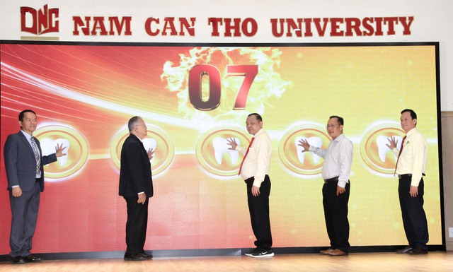 Khai trương phòng khám chuyên khoa Răng - Hàm - Mặt DNC- Ảnh 1. Khai trương phòng khám chuyên khoa Răng - Hàm - Mặt DNC- Ảnh 1.