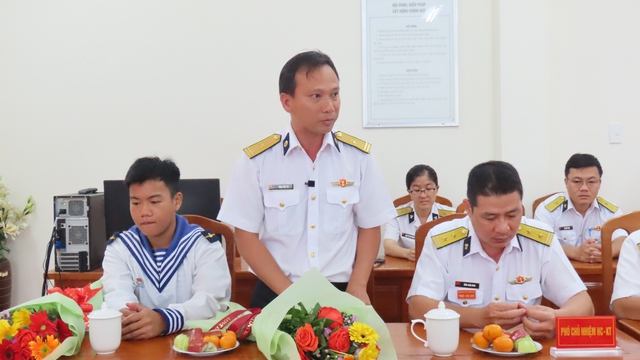 TP.HCM: Trung đoàn 251 Vùng 2 Hải quân gặp gỡ, chúc mừng Ngày Thầy thuốc Việt Nam- Ảnh 2. TP.HCM: Trung đoàn 251 Vùng 2 Hải quân gặp gỡ, chúc mừng Ngày Thầy thuốc Việt Nam- Ảnh 2.