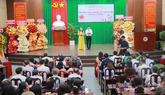 Bệnh viện Đa khoa TP Cần Thơ tri ân các thế hệ thầy thuốc nhân kỷ niệm 71 năm Ngày Thầy thuốc Việt Nam- Ảnh 1.