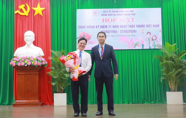 Bệnh viện Đa khoa TP Cần Thơ tri ân các thế hệ thầy thuốc nhân kỷ niệm 71 năm Ngày Thầy thuốc Việt Nam- Ảnh 4.