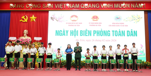 An Giang: Tổ chức điểm Ngày hội Biên phòng toàn dân năm 2026 tại phường Hà Tiên- Ảnh 8. An Giang: Tổ chức điểm Ngày hội Biên phòng toàn dân năm 2026 tại phường Hà Tiên- Ảnh 8.