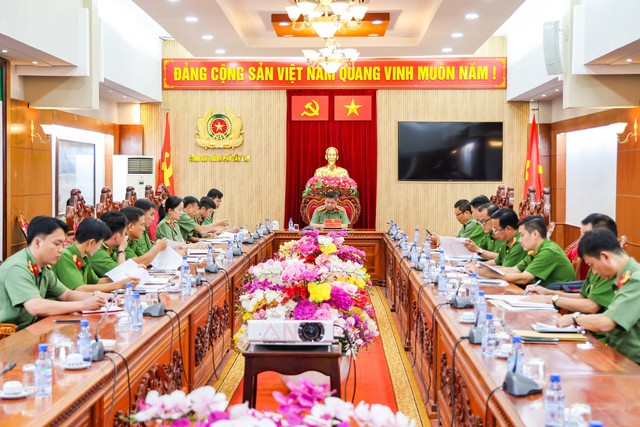 Công an TP Cần Thơ họp xét chuyển chế độ chuyên nghiệp đối với hạ sĩ quan nghĩa vụ năm 2026- Ảnh 1. Công an TP Cần Thơ họp xét chuyển chế độ chuyên nghiệp đối với hạ sĩ quan nghĩa vụ năm 2026- Ảnh 1.