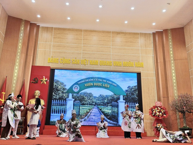 Trường Cao đẳng Y tế Phú Thọ: Tổ chức nhiều hoạt động ý nghĩa nhân kỷ niệm 71 năm Ngày Thầy thuốc Việt Nam- Ảnh 5.