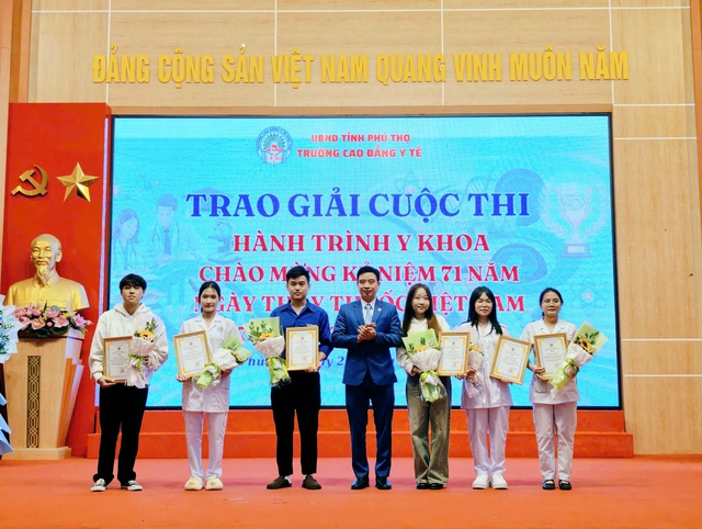 Trường Cao đẳng Y tế Phú Thọ: Tổ chức nhiều hoạt động ý nghĩa nhân kỷ niệm 71 năm Ngày Thầy thuốc Việt Nam- Ảnh 7.