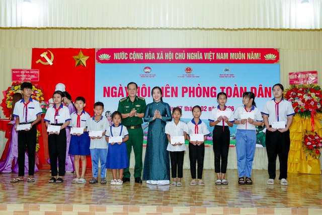 Cần Thơ: Nhiều hoạt động ý nghĩa thiết thực tại Ngày hội Biên phòng toàn dân khu vực biên giới biển- Ảnh 2.