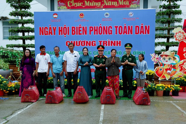 Cần Thơ: Nhiều hoạt động ý nghĩa thiết thực tại Ngày hội Biên phòng toàn dân khu vực biên giới biển- Ảnh 3.