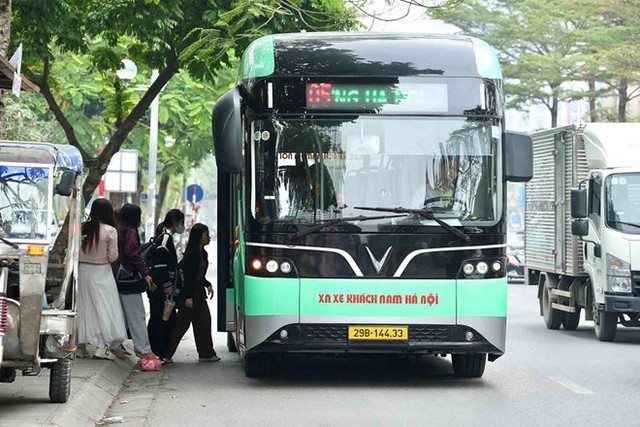 Hà Nội: Tăng cường 3 tuyến buýt kết nối Khu công nghệ cao Hòa Lạc- Ảnh 1.