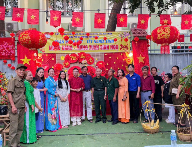 Phường Phú Thạnh, TP.Hồ Chí Minh: Trao quà Tết và học bổng Tết Bính Ngọ 2026- Ảnh 1.