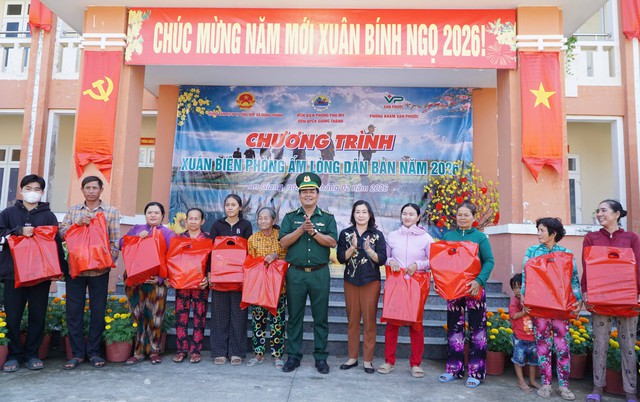 Chăm lo Tết cho các hộ dân có hoàn cảnh khó khăn khu vực biên giới Giang Thành- Ảnh 3. Chăm lo Tết cho các hộ dân có hoàn cảnh khó khăn khu vực biên giới Giang Thành- Ảnh 3.
