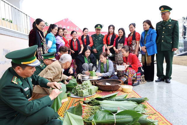 Sắc xuân vùng cao: “ Nghĩa tình dòng Lam” lan toả nơi đại ngàn Nghệ An- Ảnh 10.