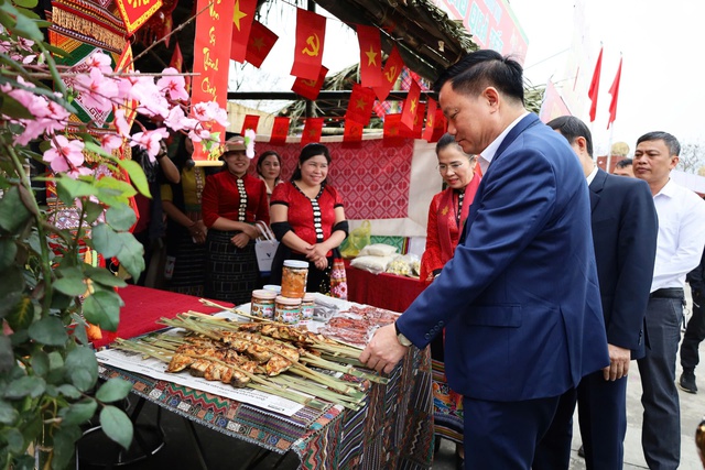 Sắc xuân vùng cao: “ Nghĩa tình dòng Lam” lan toả nơi đại ngàn Nghệ An- Ảnh 6.