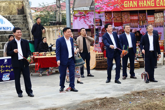 Sắc xuân vùng cao: “ Nghĩa tình dòng Lam” lan toả nơi đại ngàn Nghệ An- Ảnh 8.