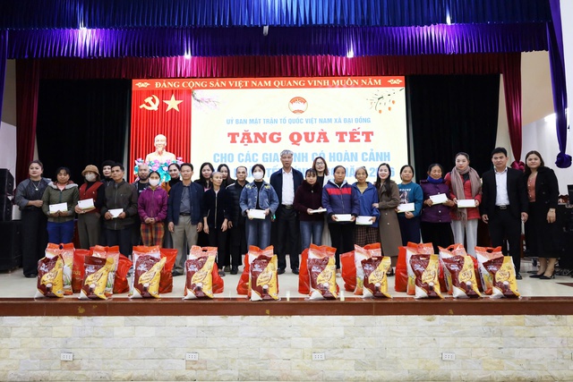 Nghệ An: Trao quà Tết tại xã Đại Đồng - lan toả “Nghĩa tình dòng Lam”.- Ảnh 6.