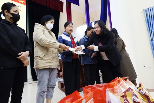 Nghệ An: Trao quà Tết tại xã Đại Đồng - lan toả “Nghĩa tình dòng Lam”.- Ảnh 8.