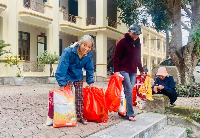 Nghệ An: Trao quà Tết tại xã Đại Đồng - lan toả “Nghĩa tình dòng Lam”.- Ảnh 10.