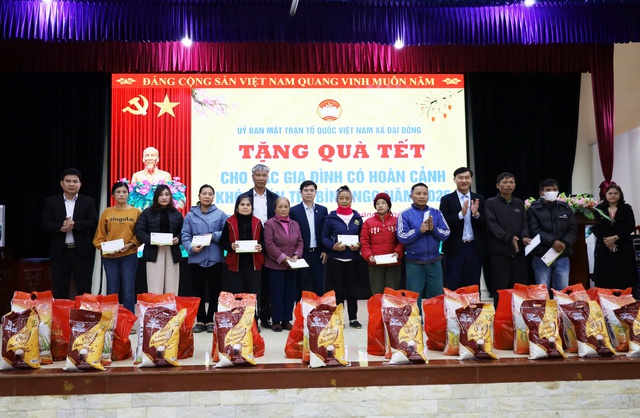 Nghệ An: Trao quà Tết tại xã Đại Đồng - lan toả “Nghĩa tình dòng Lam”.- Ảnh 3.