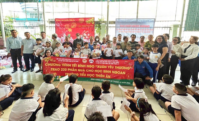 Chương trình Tết Bính Ngọ - Xuân Yêu thương: Chung tay chăm lo cho người có hoàn cảnh khó khăn- Ảnh 2.