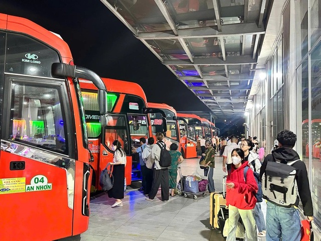 TP.HCM: Các bến xe khách liên tỉnh đã bán khoảng 60% vé xe Tết Nguyên đán 2026- Ảnh 1.