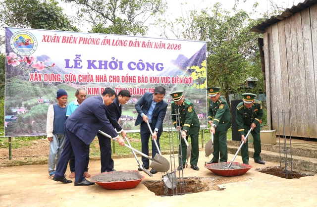 Lãnh đạo tỉnh Quảng Trị và Bộ Tư lệnh Bộ đội Biên phòng tri ân các Anh hùng liệt sĩ- Ảnh 2.