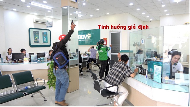 Công an tỉnh An Giang tổ chức diễn tập tình huống cướp tài sản tại ngân hàng- Ảnh 2.