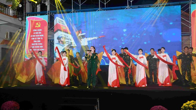 Ấm áp chương trình “Tết sum vầy - Xuân ơn Đảng” nơi đại ngàn Tây Nguyên- Ảnh 3.