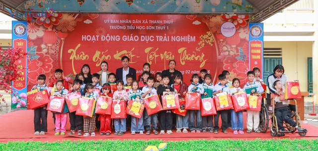 Trường Tiểu học Sơn Thủy 1 tổ chức trải nghiệm “Xuân gắn kết - Tết yêu thương”- Ảnh 4.