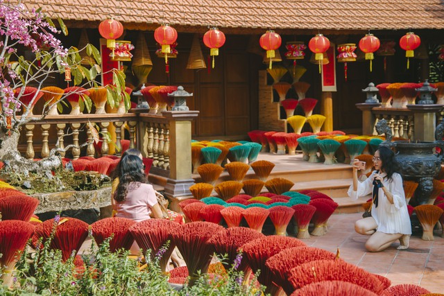 Nhiều điểm check-in hấp dẫn tại phim trường Tết trong Cantho Eco Resort với không gian Tết Việt và Tết Nam Bộ xưa- Ảnh 13.