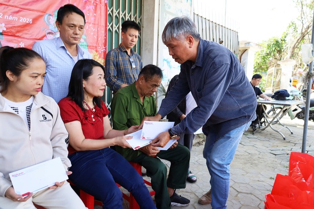 Nghệ An: Trao 50 suất quà Tết, lan tỏa yêu thương đến những hoàn cảnh yếu thế- Ảnh 2.