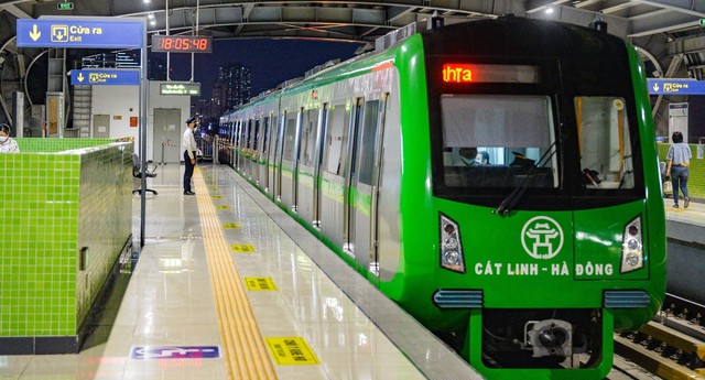 Hanoi Metro điều chỉnh thời gian giờ cao điểm trên 2 tuyến đường sắt đô thị- Ảnh 1.