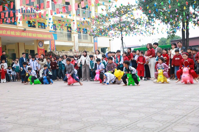 Trường Tiểu học Sơn Thủy 1 tổ chức trải nghiệm “Xuân gắn kết - Tết yêu thương”- Ảnh 7.