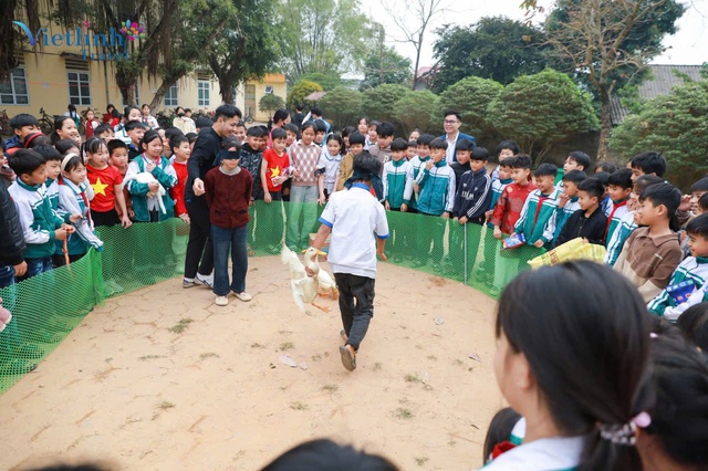Trường Tiểu học Sơn Thủy 1 tổ chức trải nghiệm “Xuân gắn kết - Tết yêu thương”- Ảnh 6.